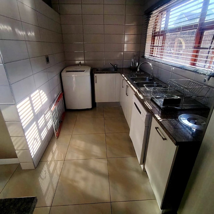 6 Bedroom Property for Sale in Baysville Eastern Cape